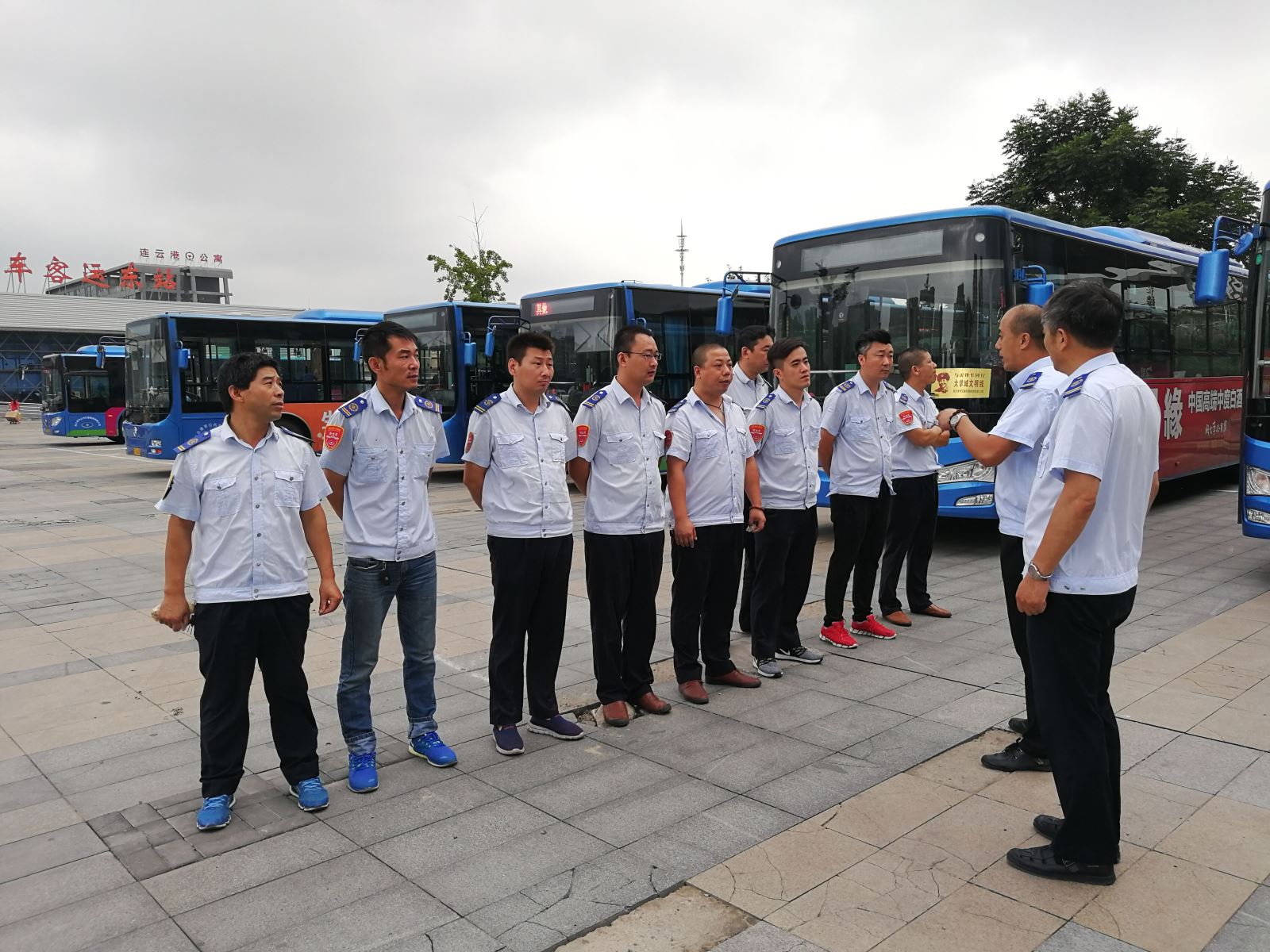 公交集團(tuán)海通公交公司做好安全運(yùn)營(yíng)工作 保障新生順利入學(xué)